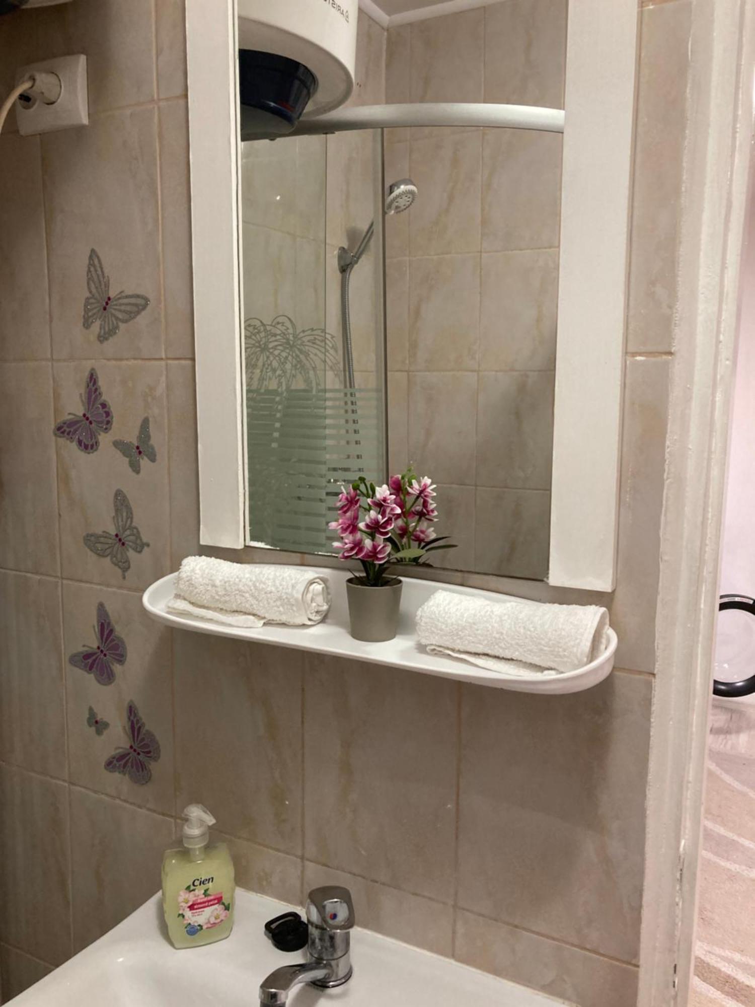 Cosy Hideaway Appartement Braşov Buitenkant foto