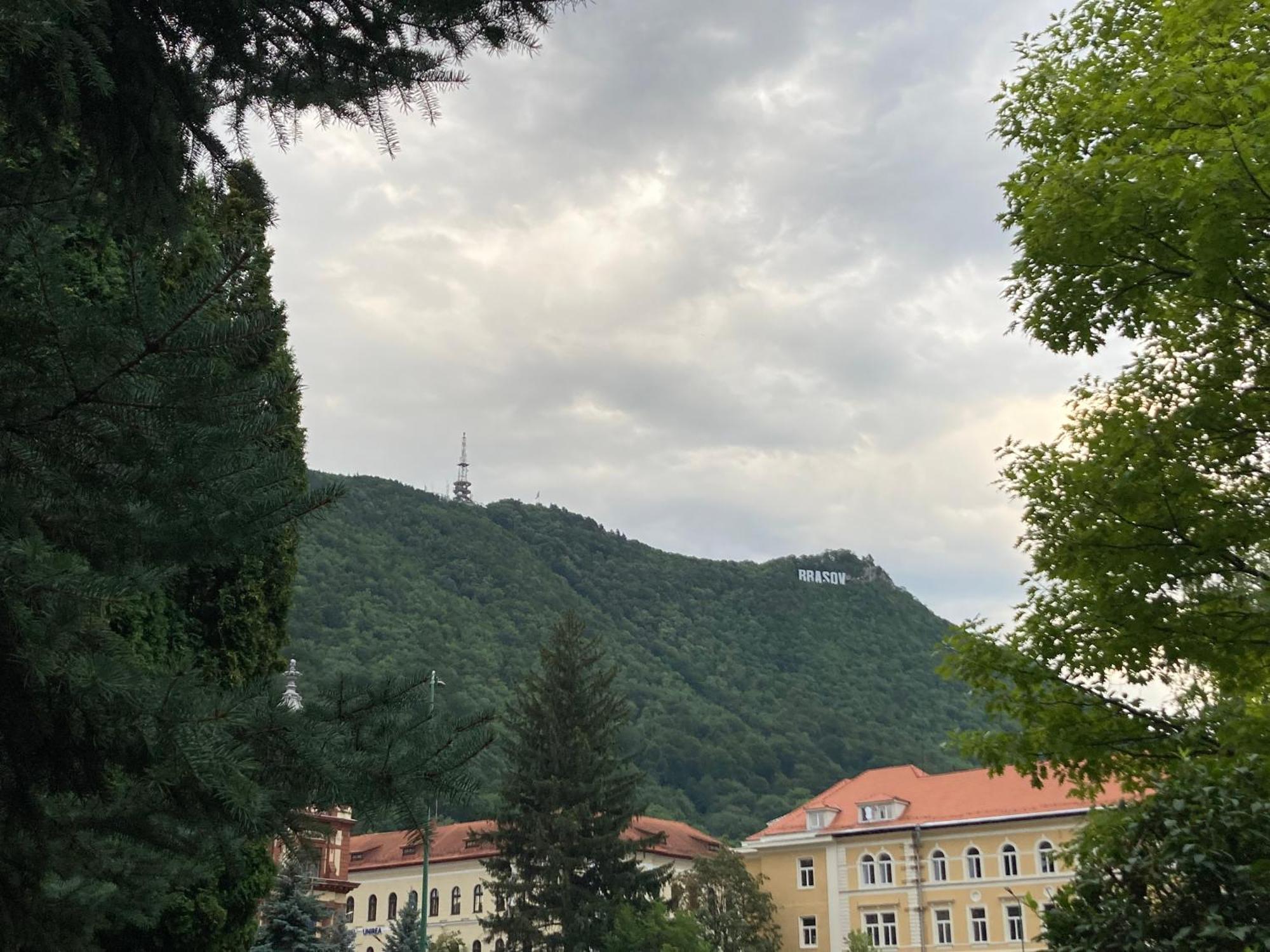 Cosy Hideaway Appartement Braşov Buitenkant foto